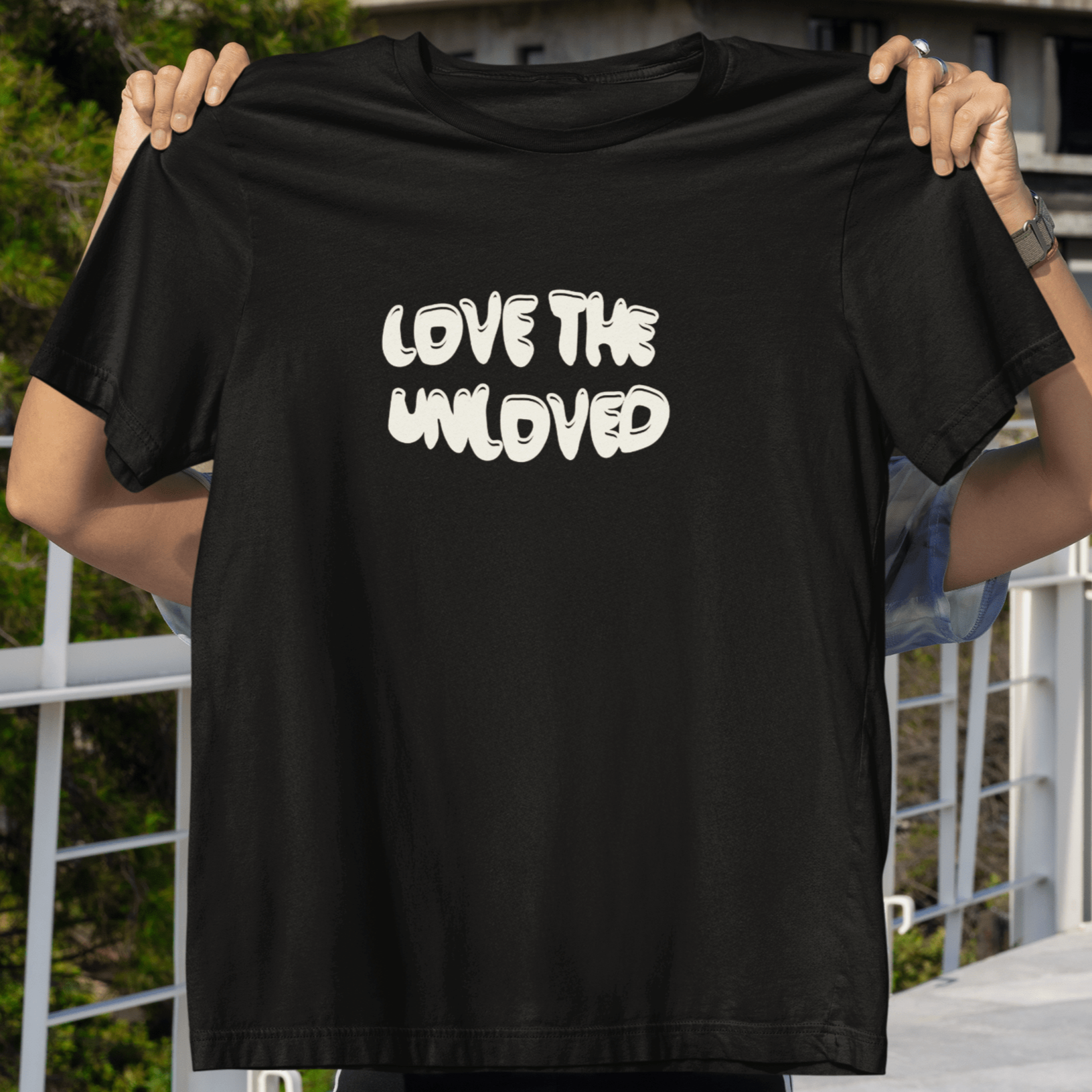 T-shirt LOVE THE UNLOVED